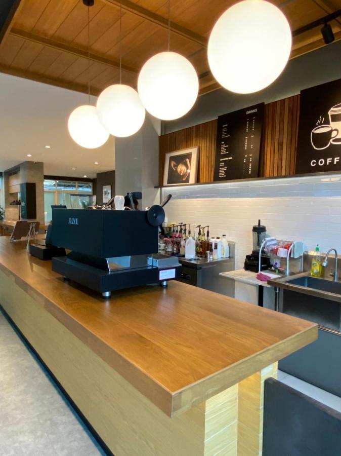 廊曼国际机场皇家蜜蜂公寓式酒店 曼谷 外观 照片