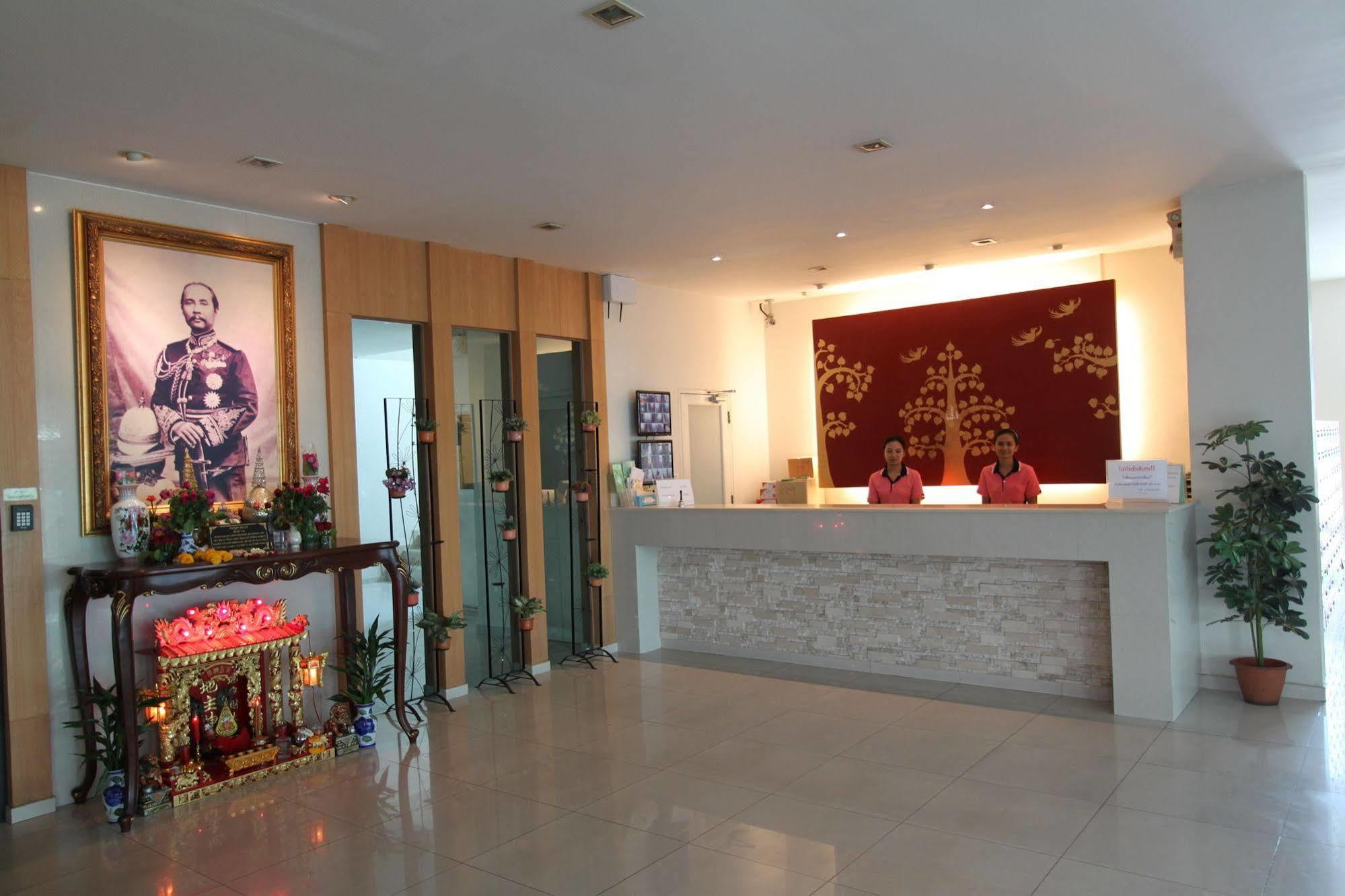 廊曼国际机场皇家蜜蜂公寓式酒店 曼谷 外观 照片