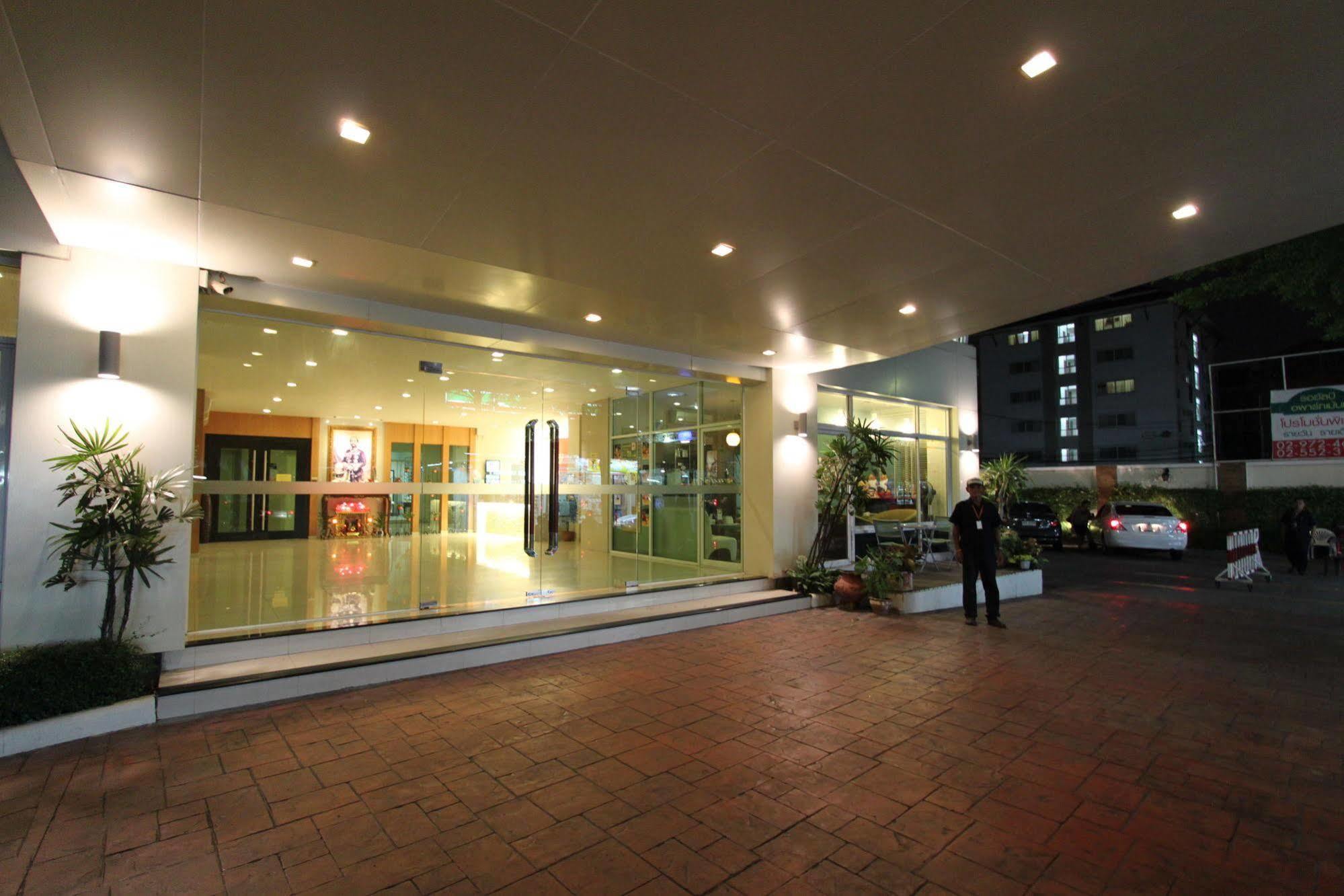 廊曼国际机场皇家蜜蜂公寓式酒店 曼谷 外观 照片