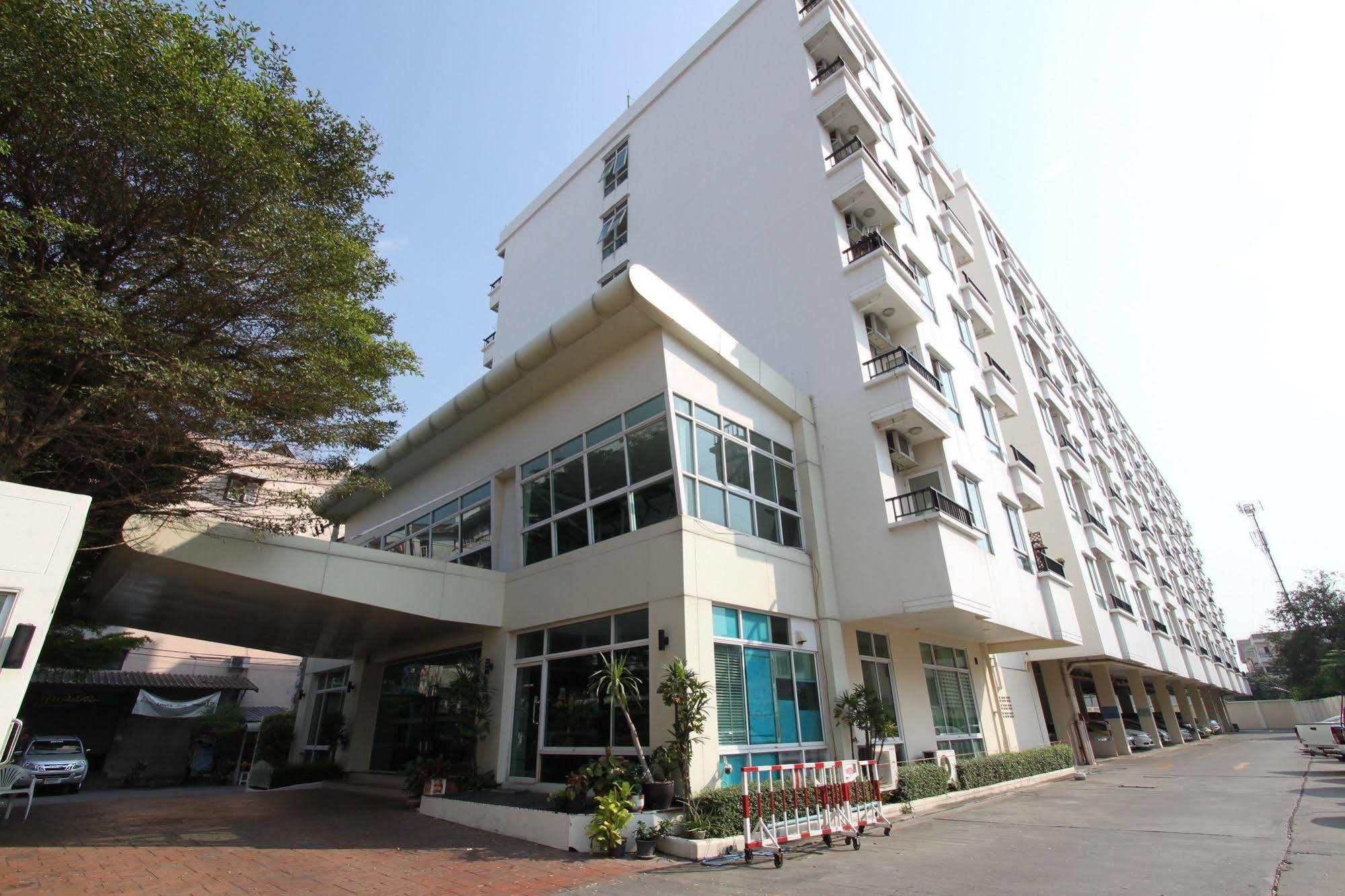 廊曼国际机场皇家蜜蜂公寓式酒店 曼谷 外观 照片